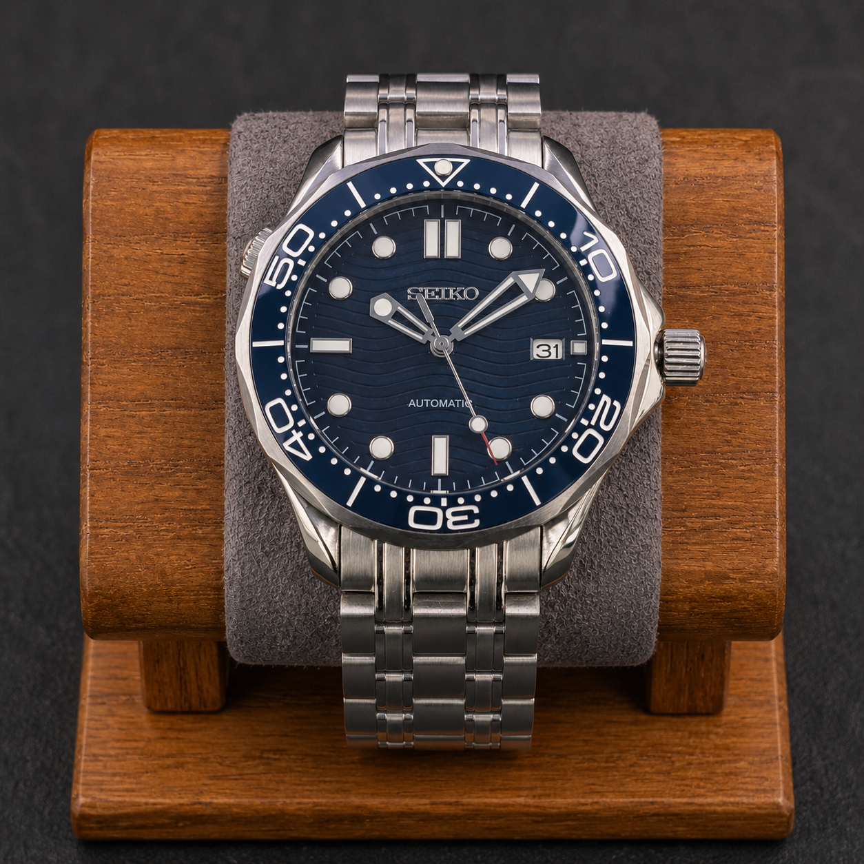 Seamaster SMP300 Blue Diver Homage