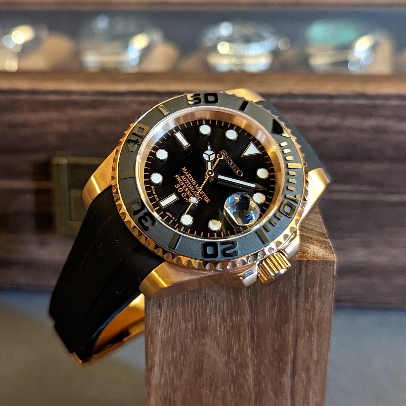 Classic Yachty Diver - Rose Gold x Black