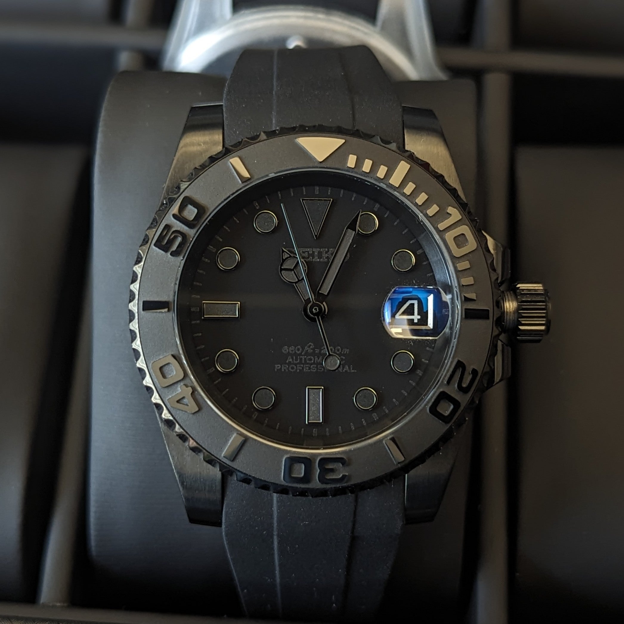 Dark Knight –  Stealthy Custom mod