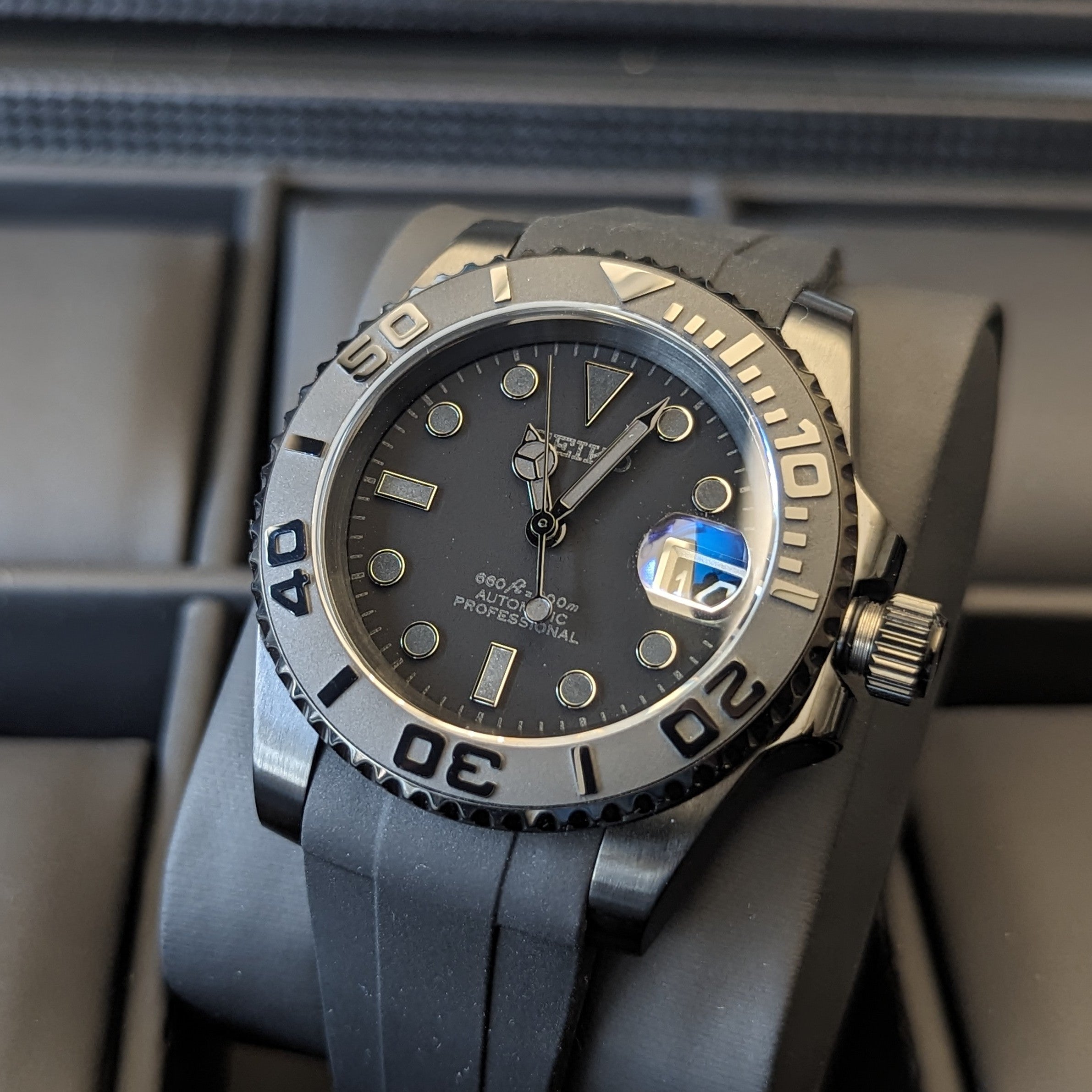 Dark Knight –  Stealthy Custom mod