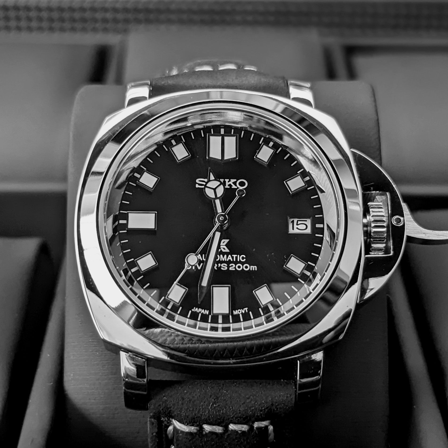 Luminor Classic With a twist