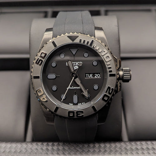 Black on Black - Day Date Stealth