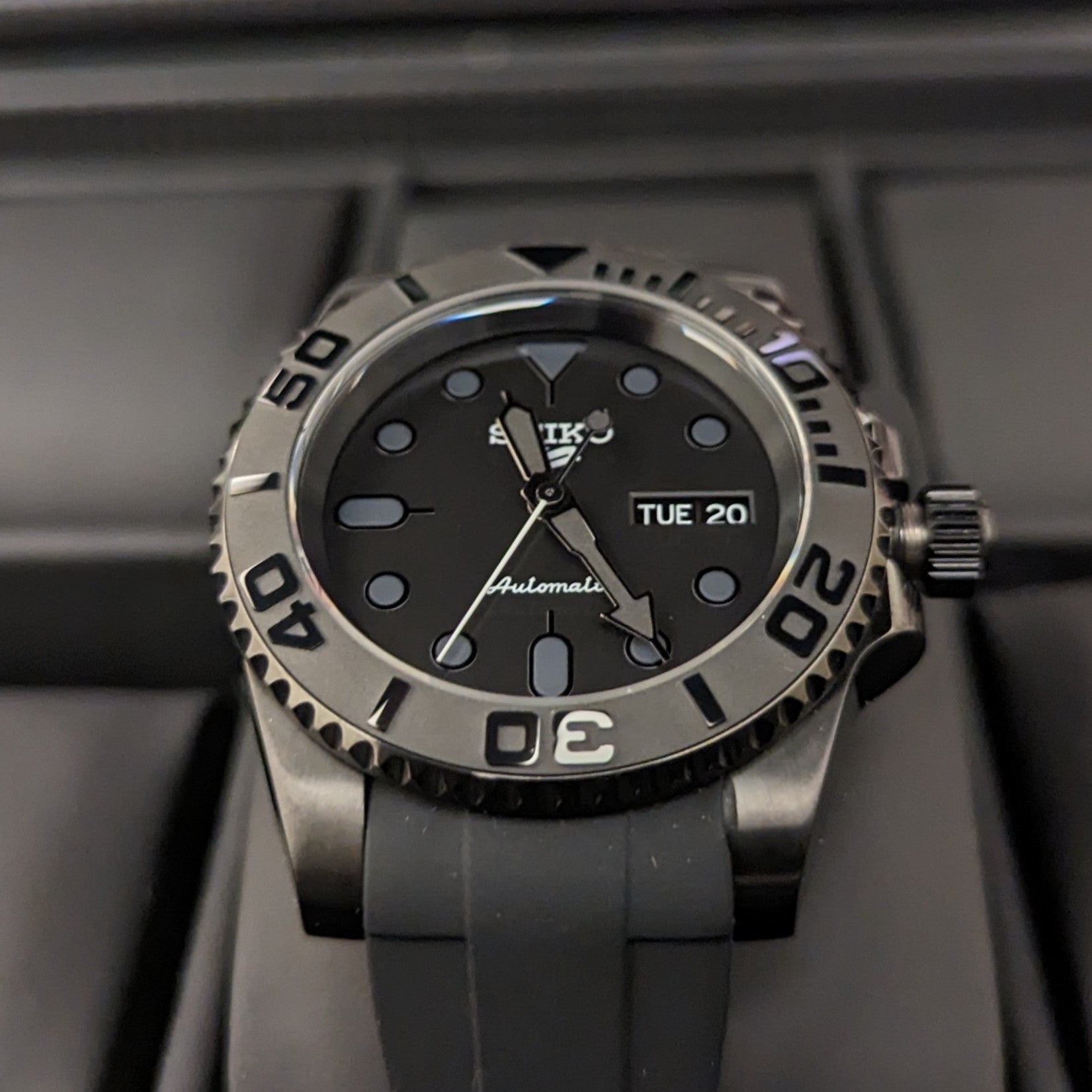 Black on Black - Day Date Stealth