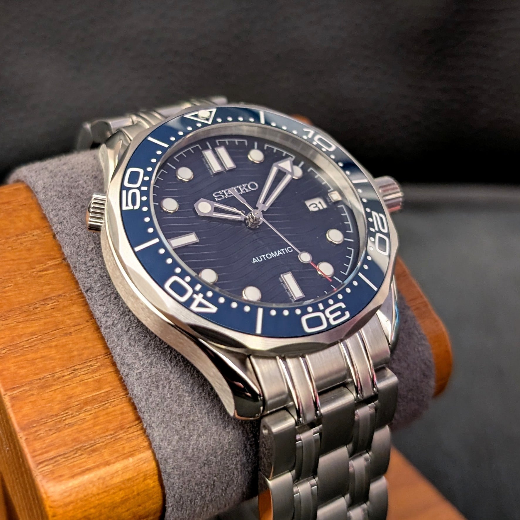 Seamaster SMP300 Blue Diver Homage