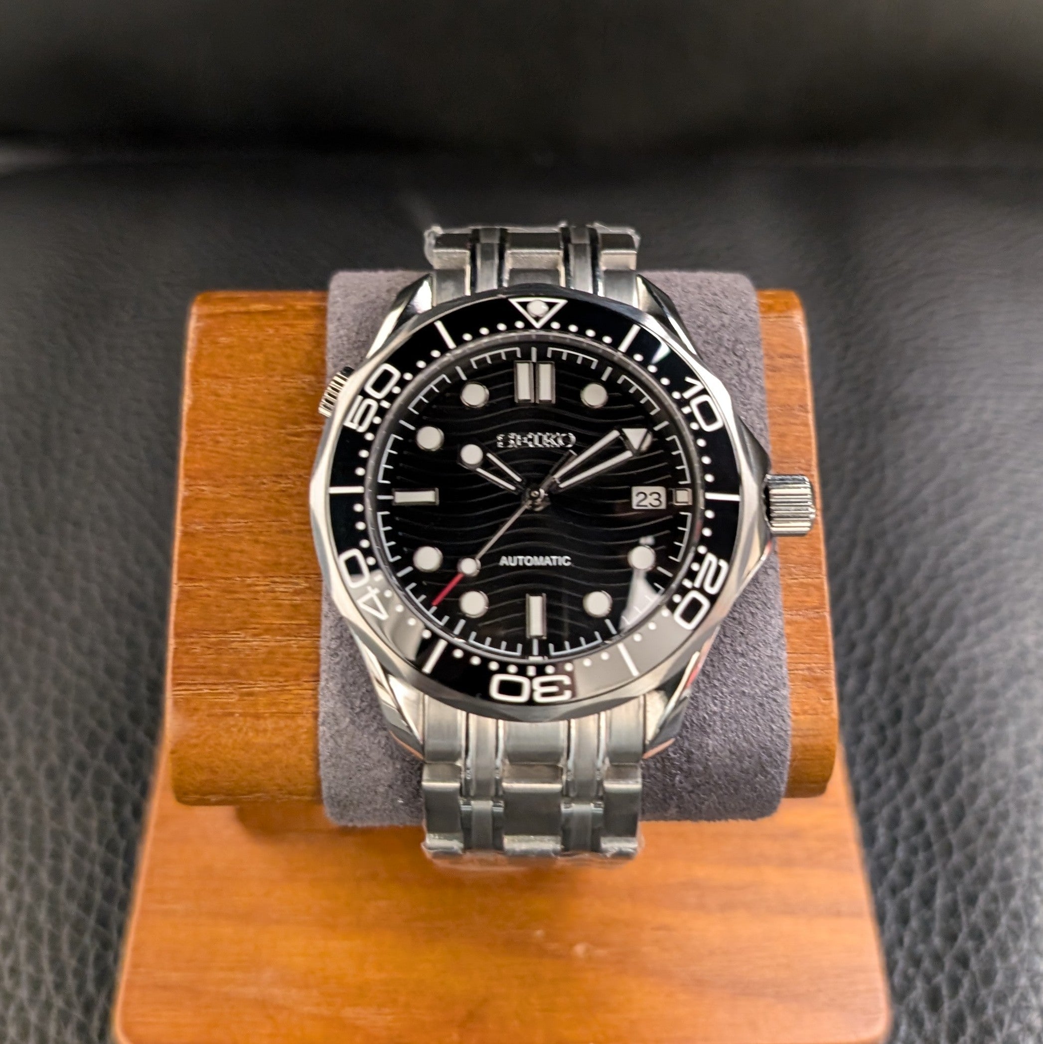 Seamaster SMP300 Black Diver Homage