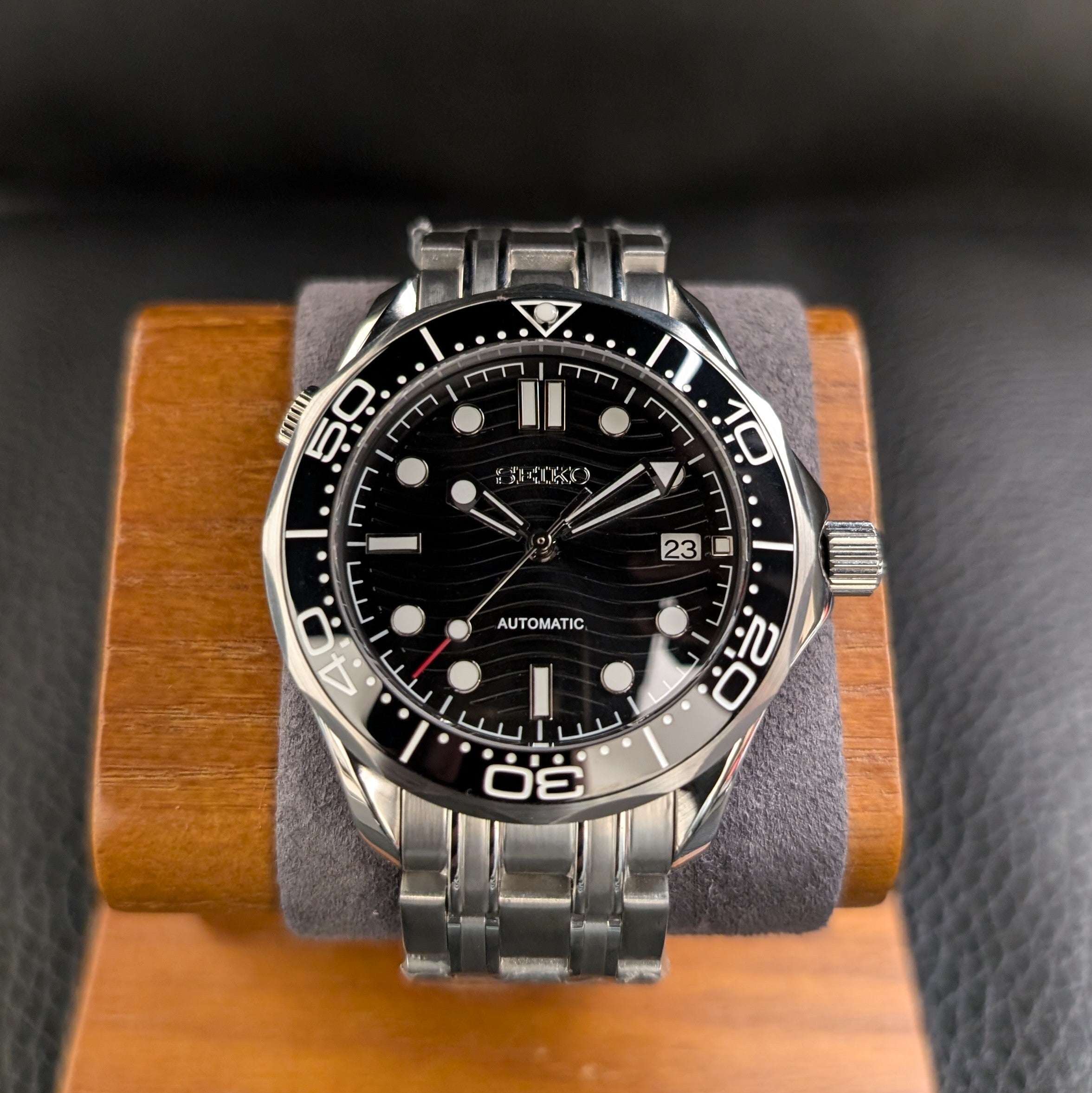 Seamaster SMP300 Black Diver Homage