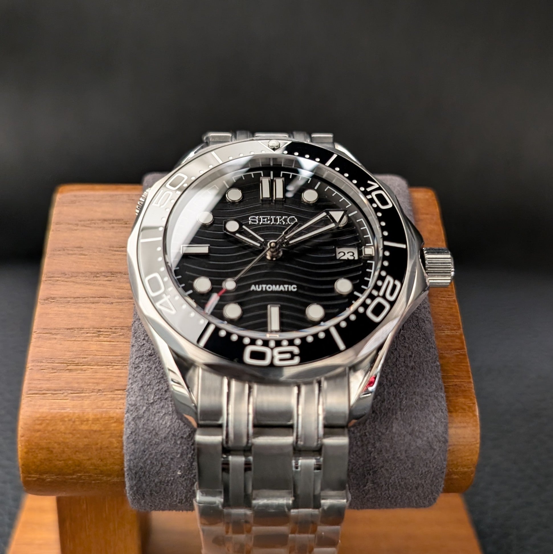 Seamaster SMP300 Black Diver Homage