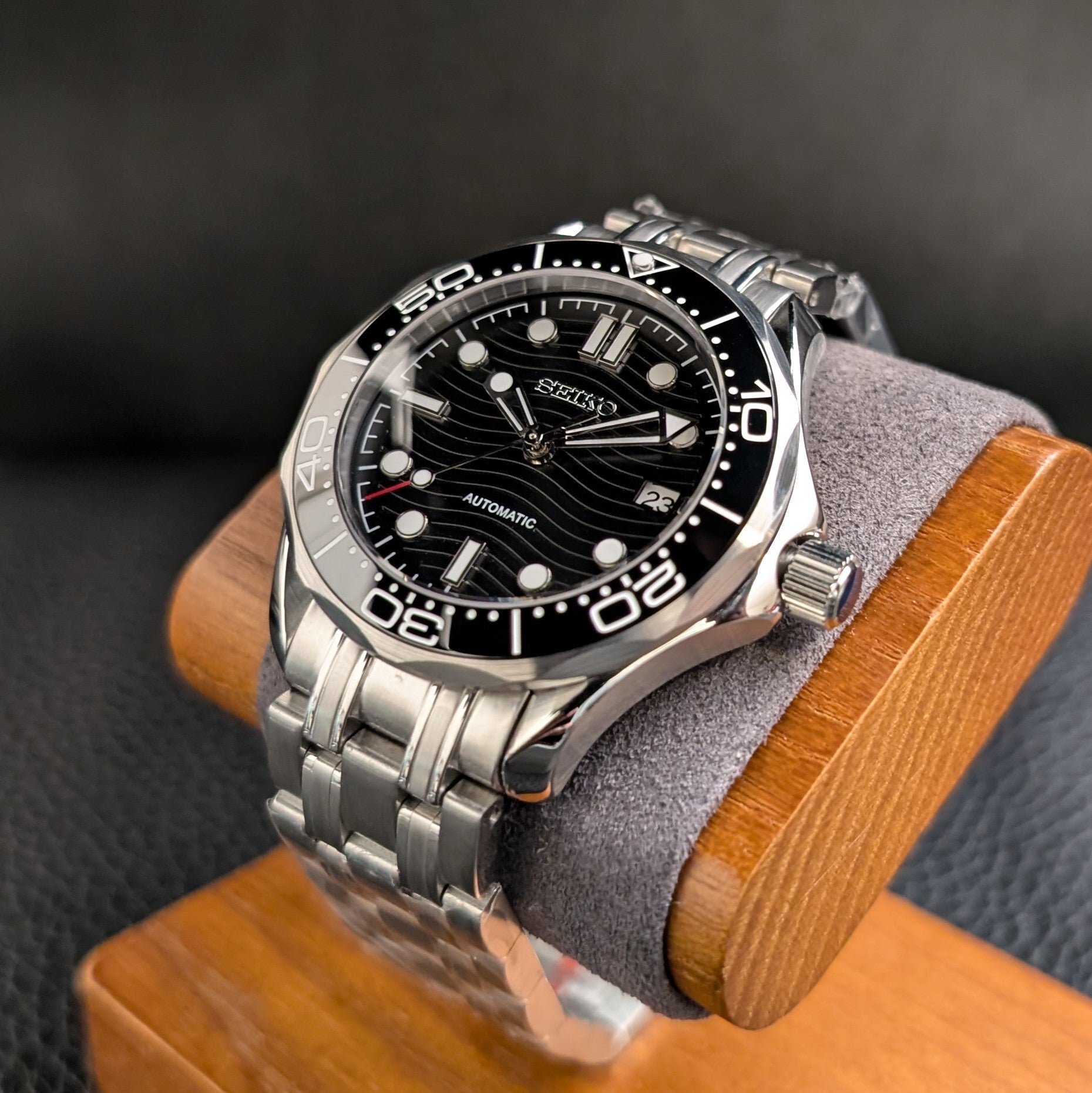 Seamaster SMP300 Black Diver Homage
