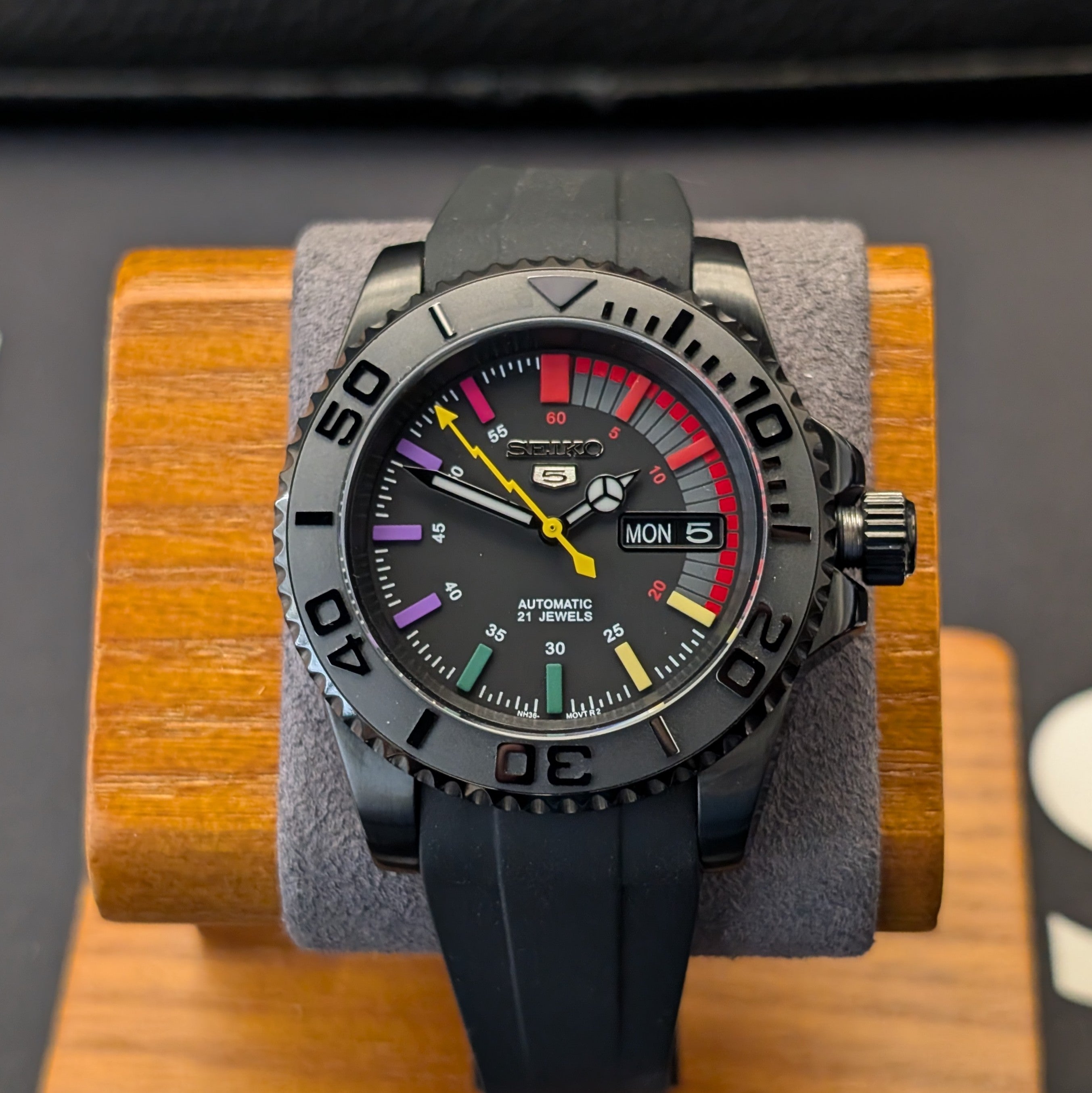 Rainbow Yachty - Bold custom mod