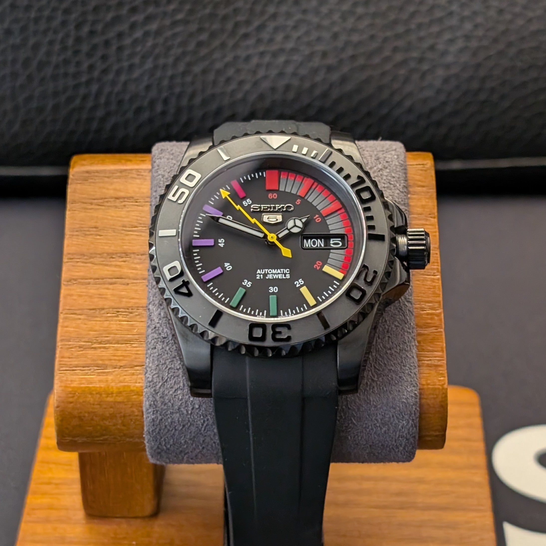 Rainbow Yachty - Bold custom mod