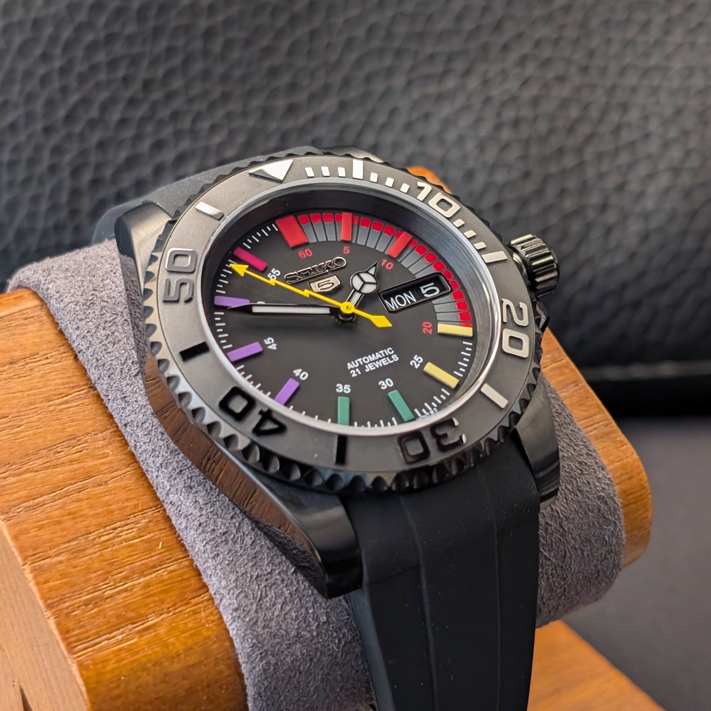 Rainbow Yachty - Bold custom mod