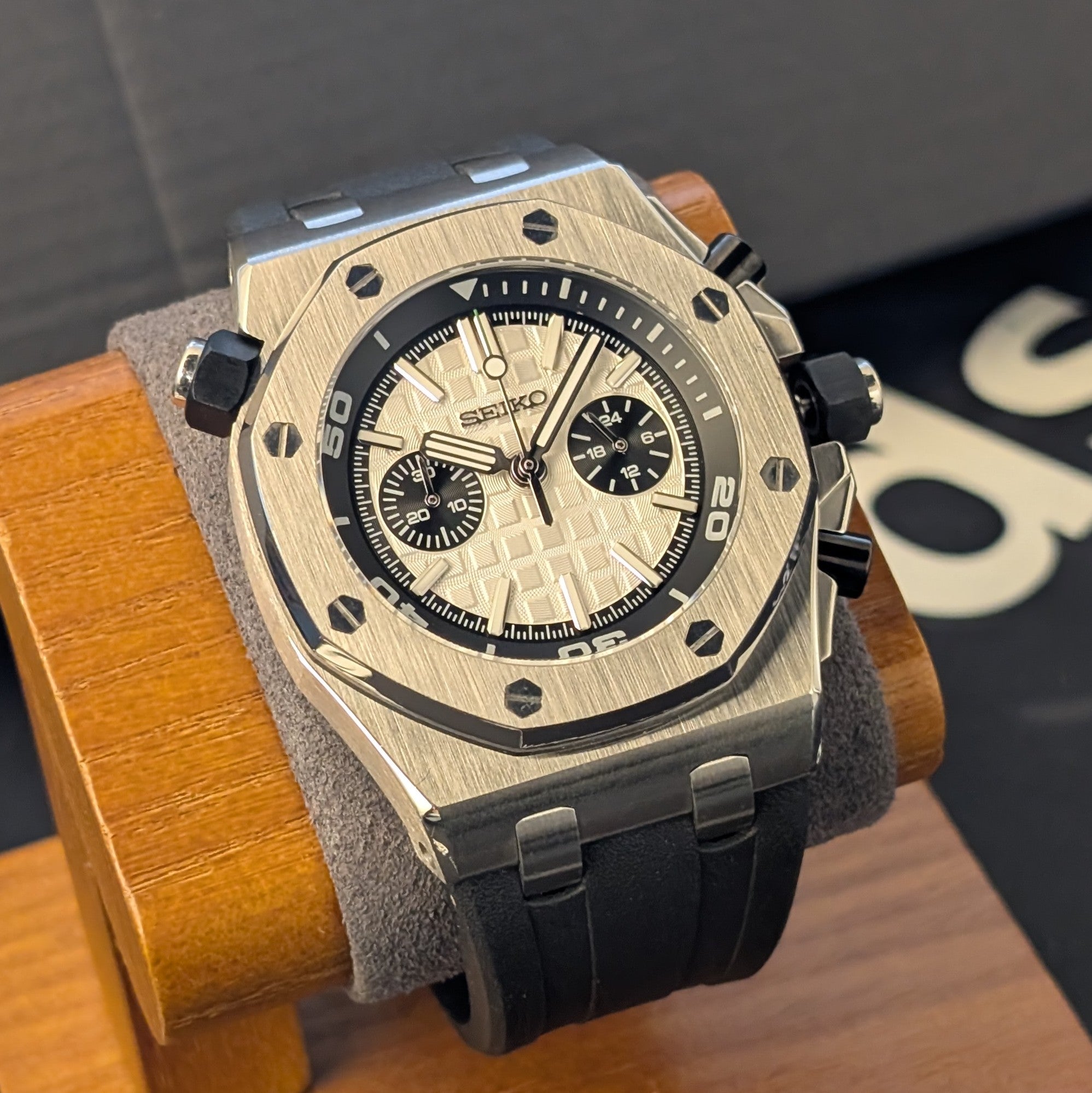 SeikOak Offshore Chronograph – White