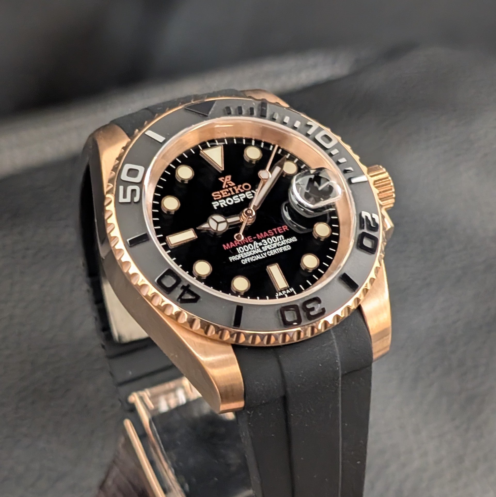 SeikoMaster - Rose Gold x Black