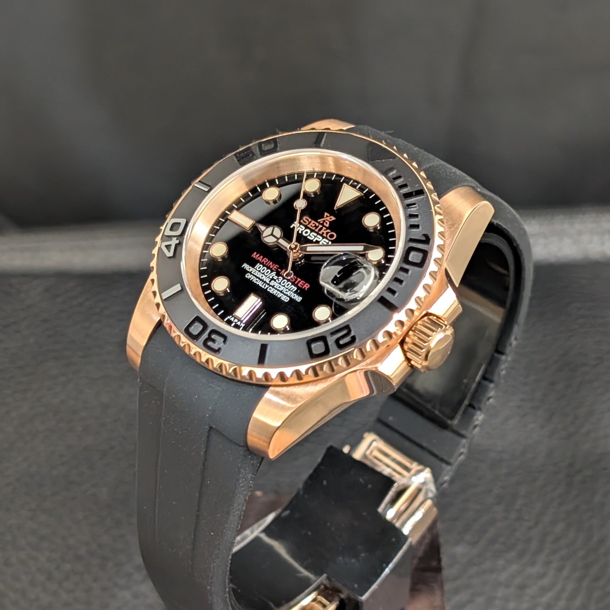 SeikoMaster - Rose Gold x Black