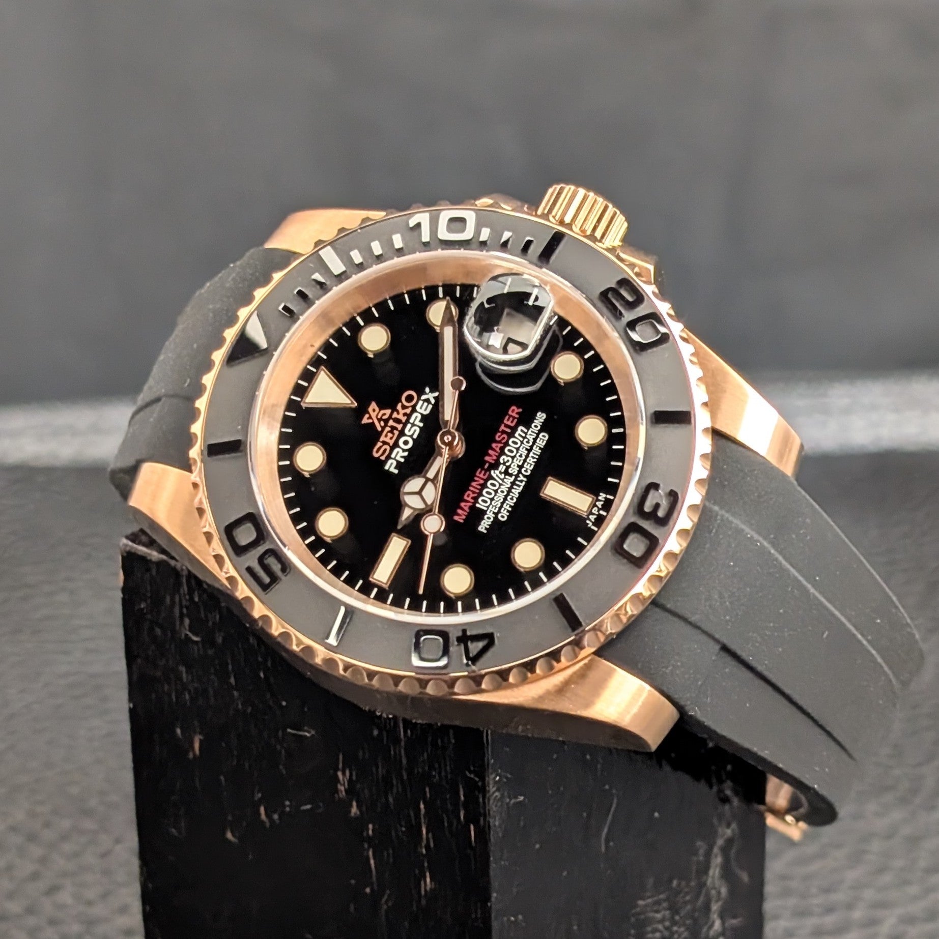 SeikoMaster - Rose Gold x Black