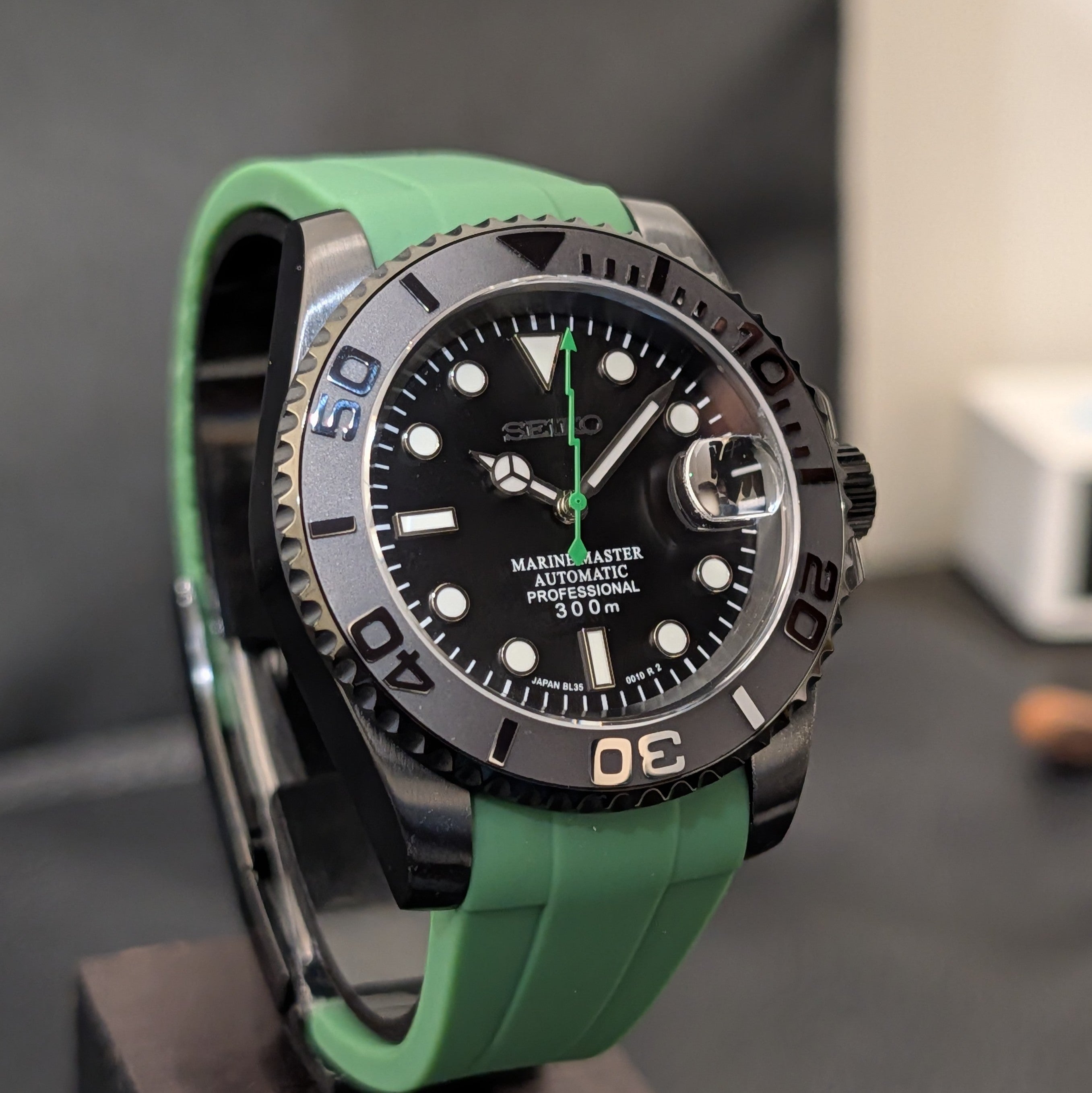 SeikoYacht Stealth Lightning Green/Black (Hulk)