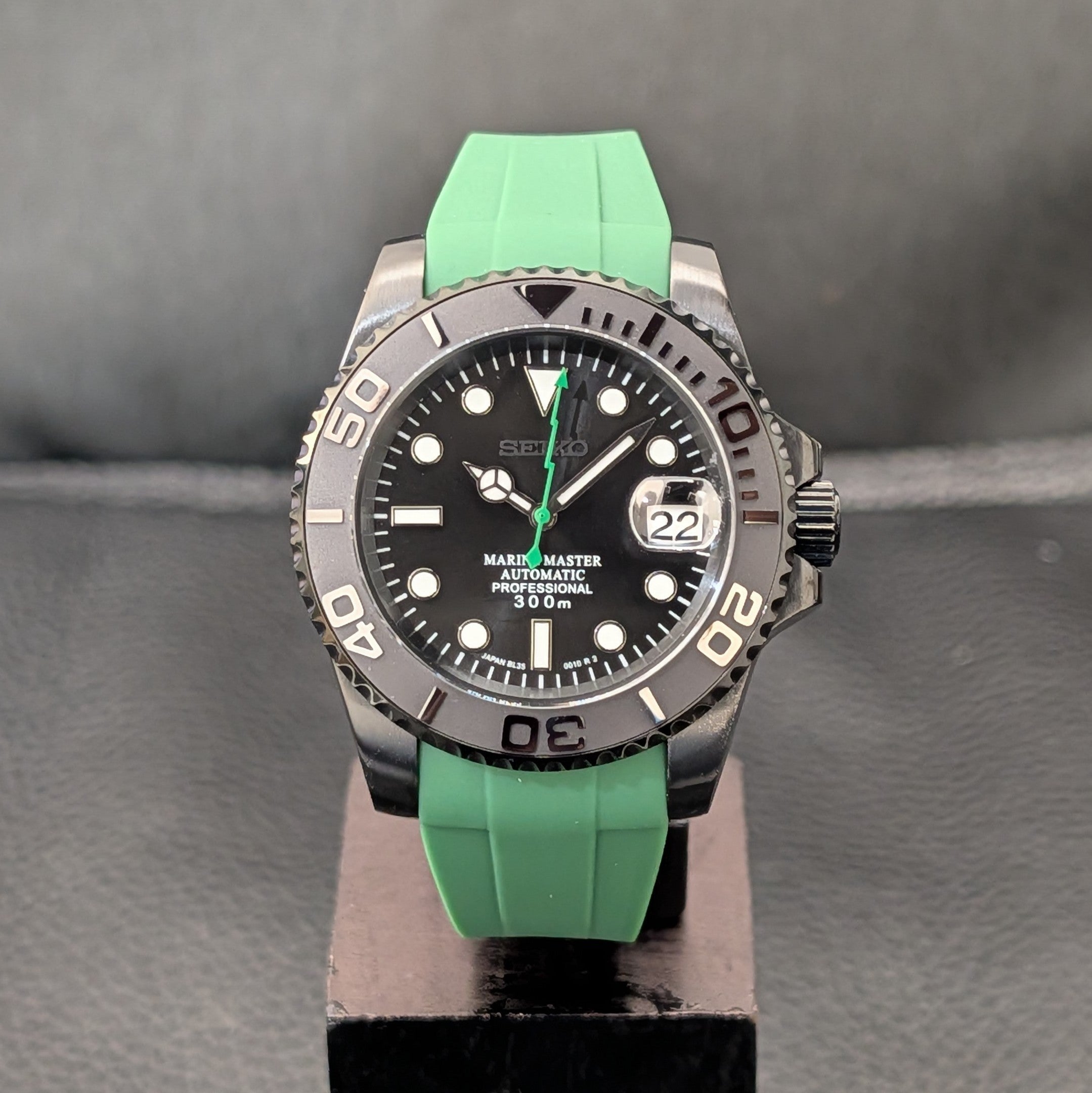 SeikoYacht Stealth Lightning Green/Black (Hulk)