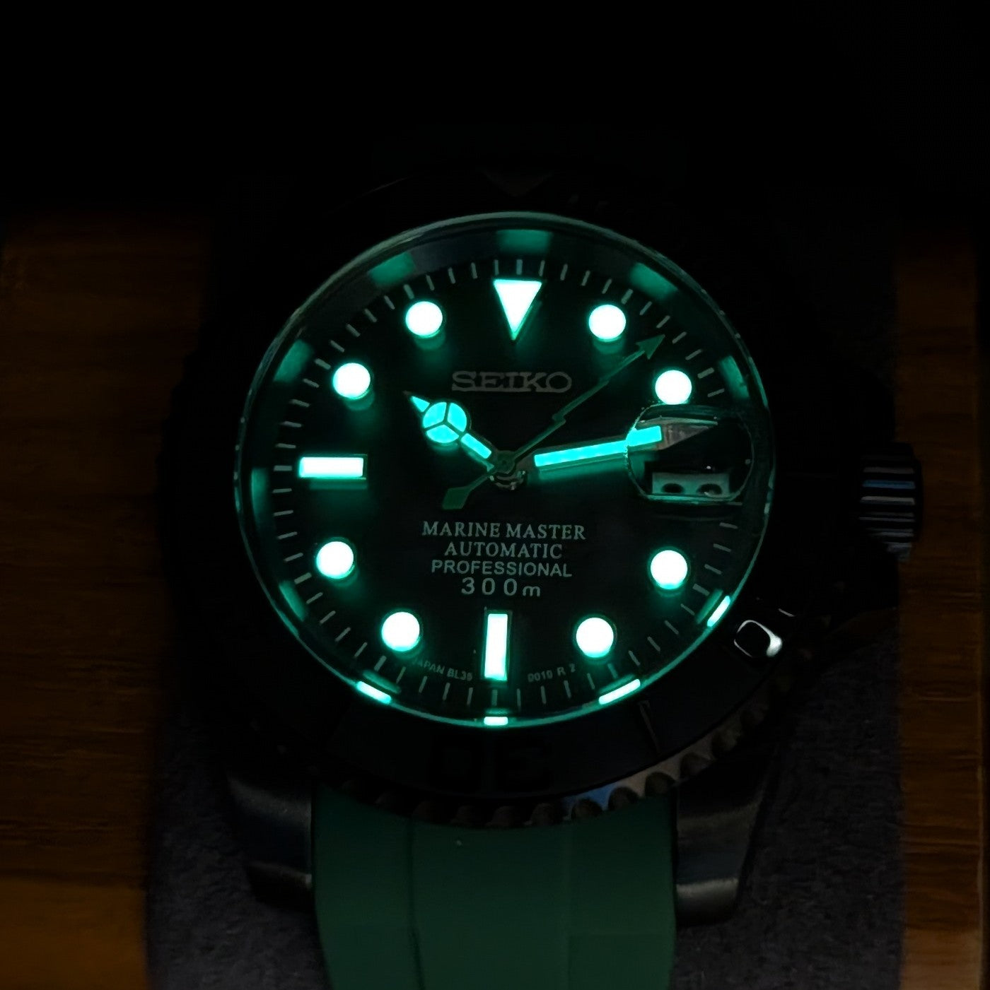 SeikoYacht Stealth Lightning Green/Black (Hulk)