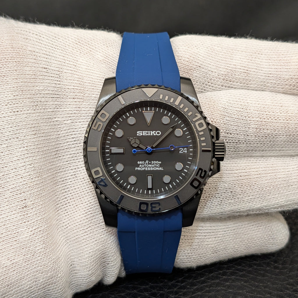 SeikoYacht Stealth with Blue Strap