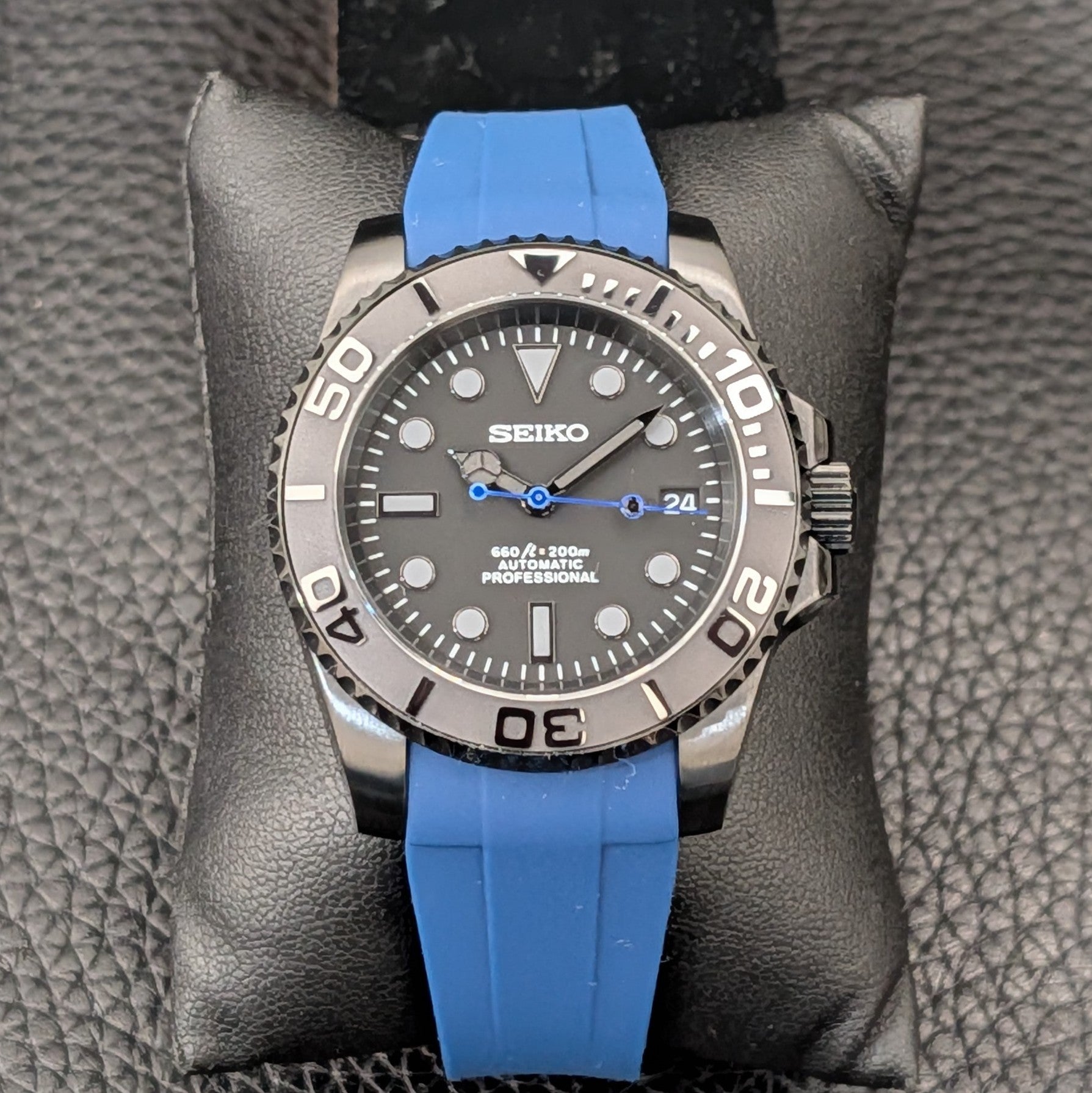 SeikoYacht Stealth with Blue Strap