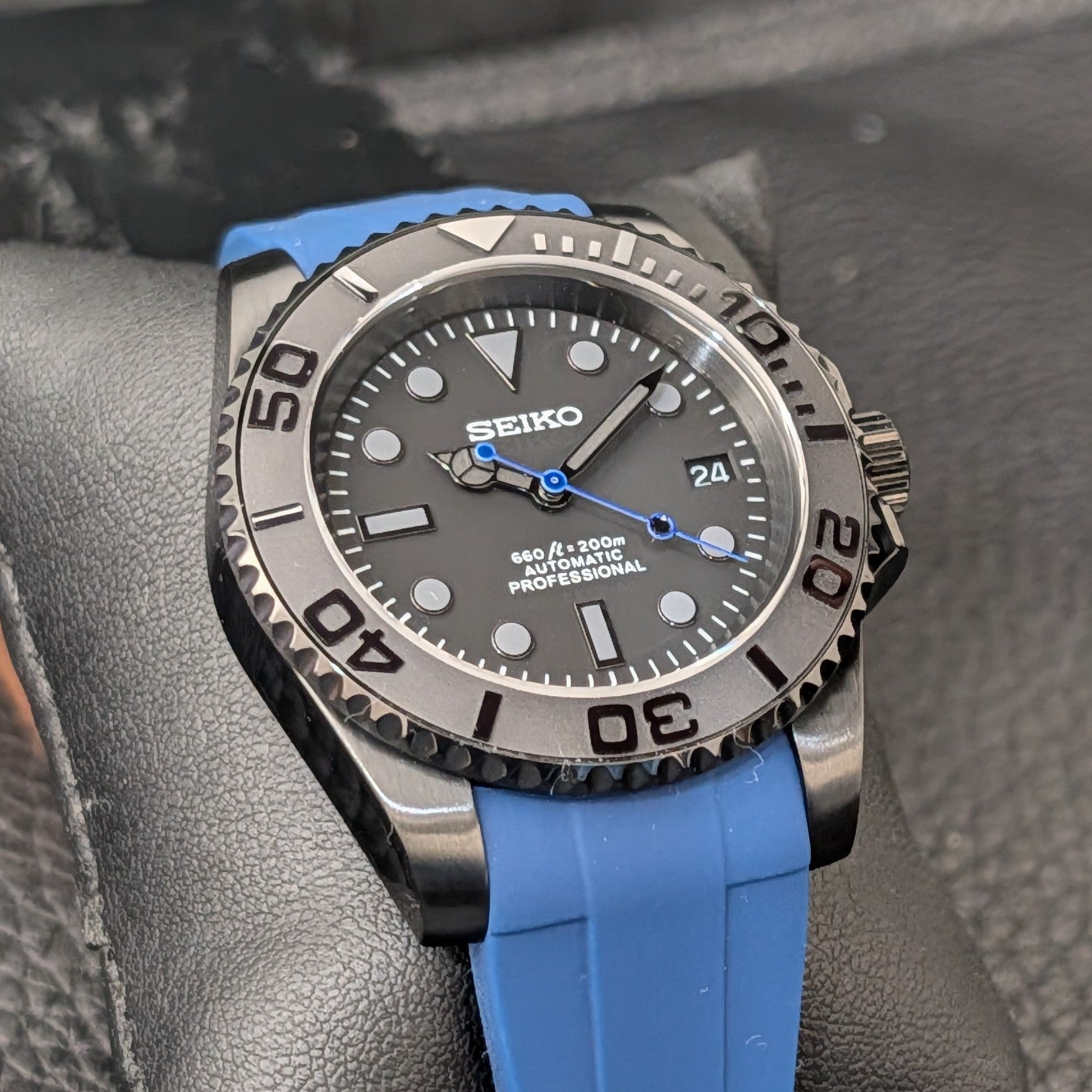SeikoYacht Stealth with Blue Strap