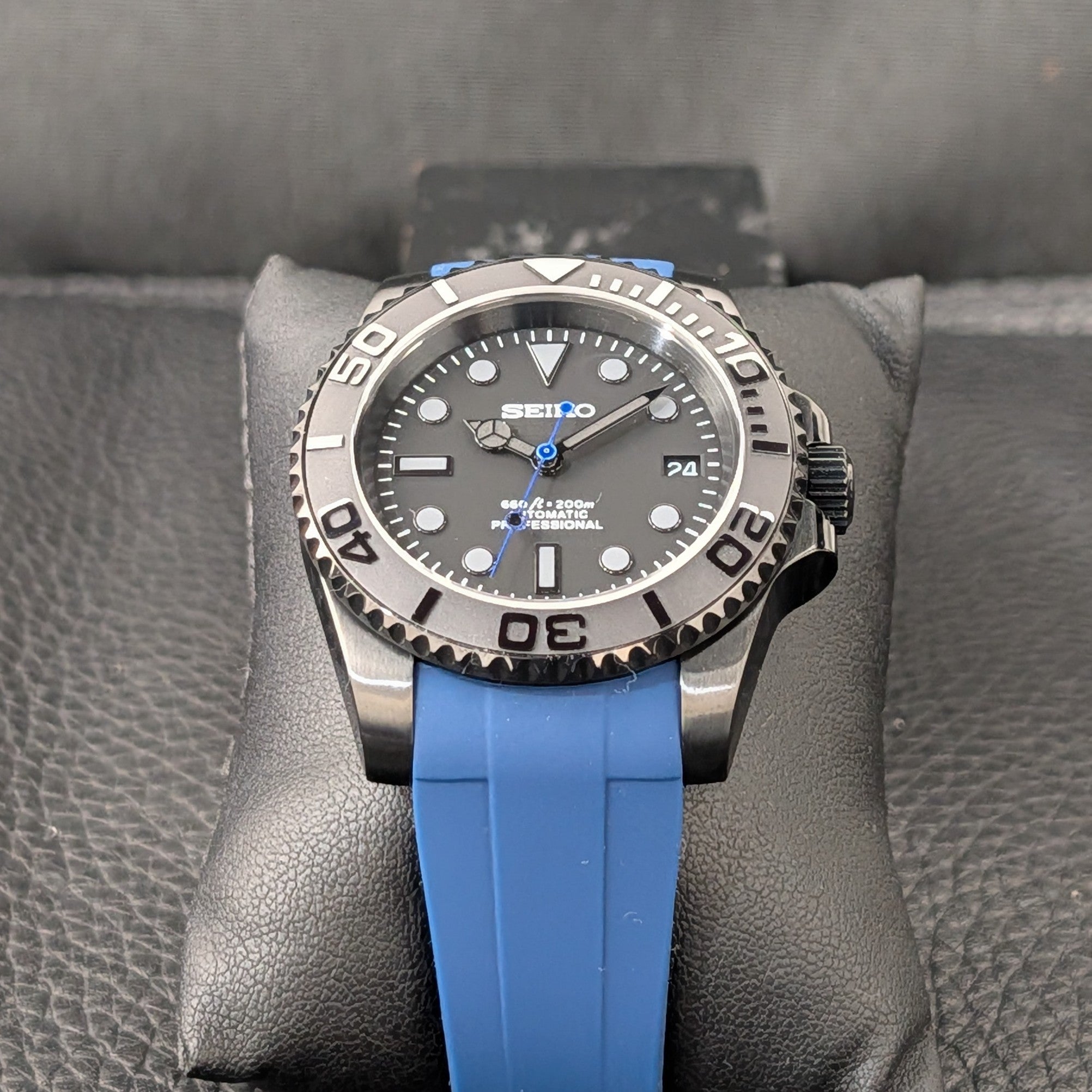 SeikoYacht Stealth with Blue Strap