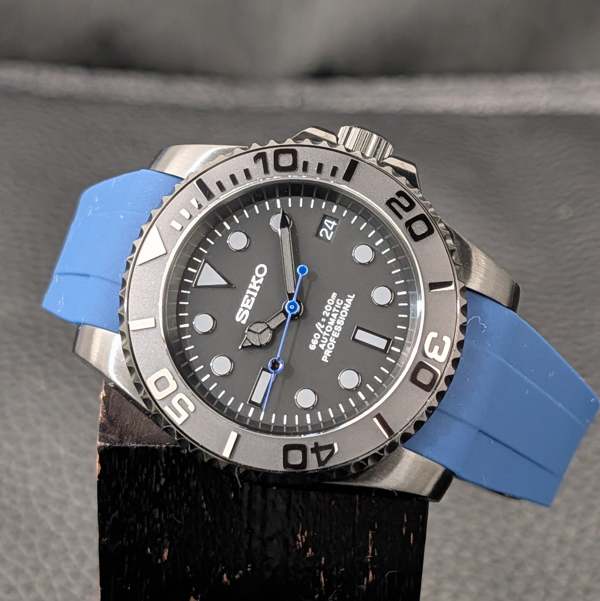 SeikoYacht Stealth with Blue Strap