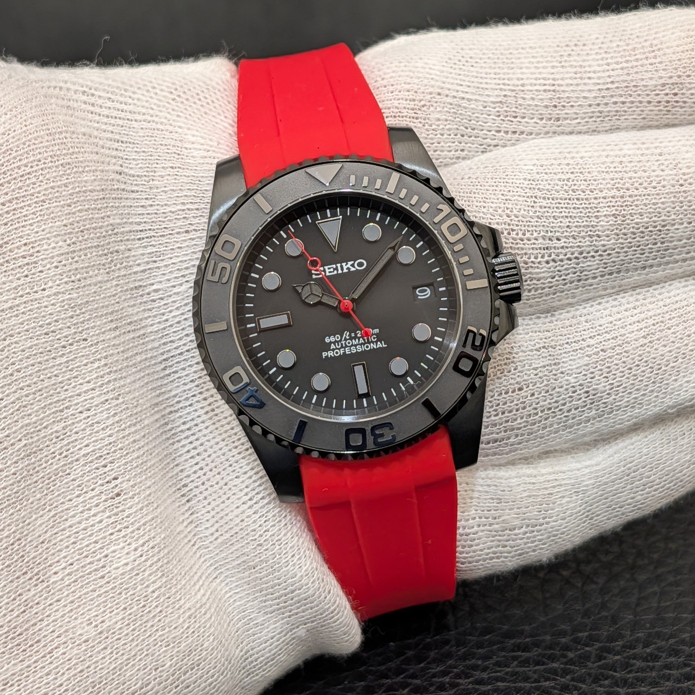 Red Stealth Seiko Mod