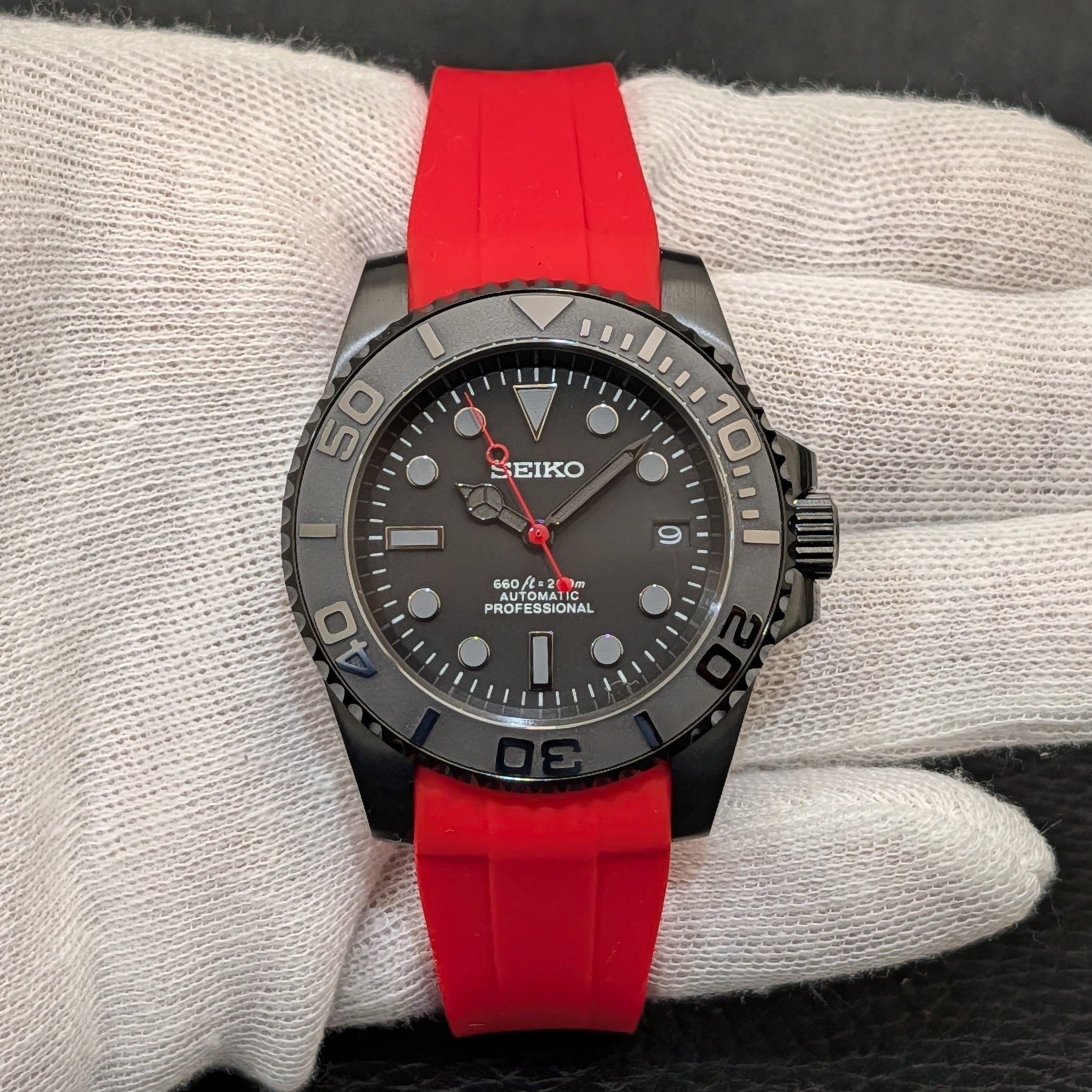 Red Stealth Seiko Mod